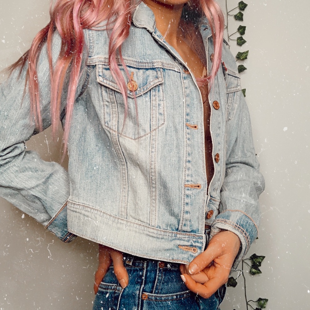 SOLD ON @laluna.thread on insta